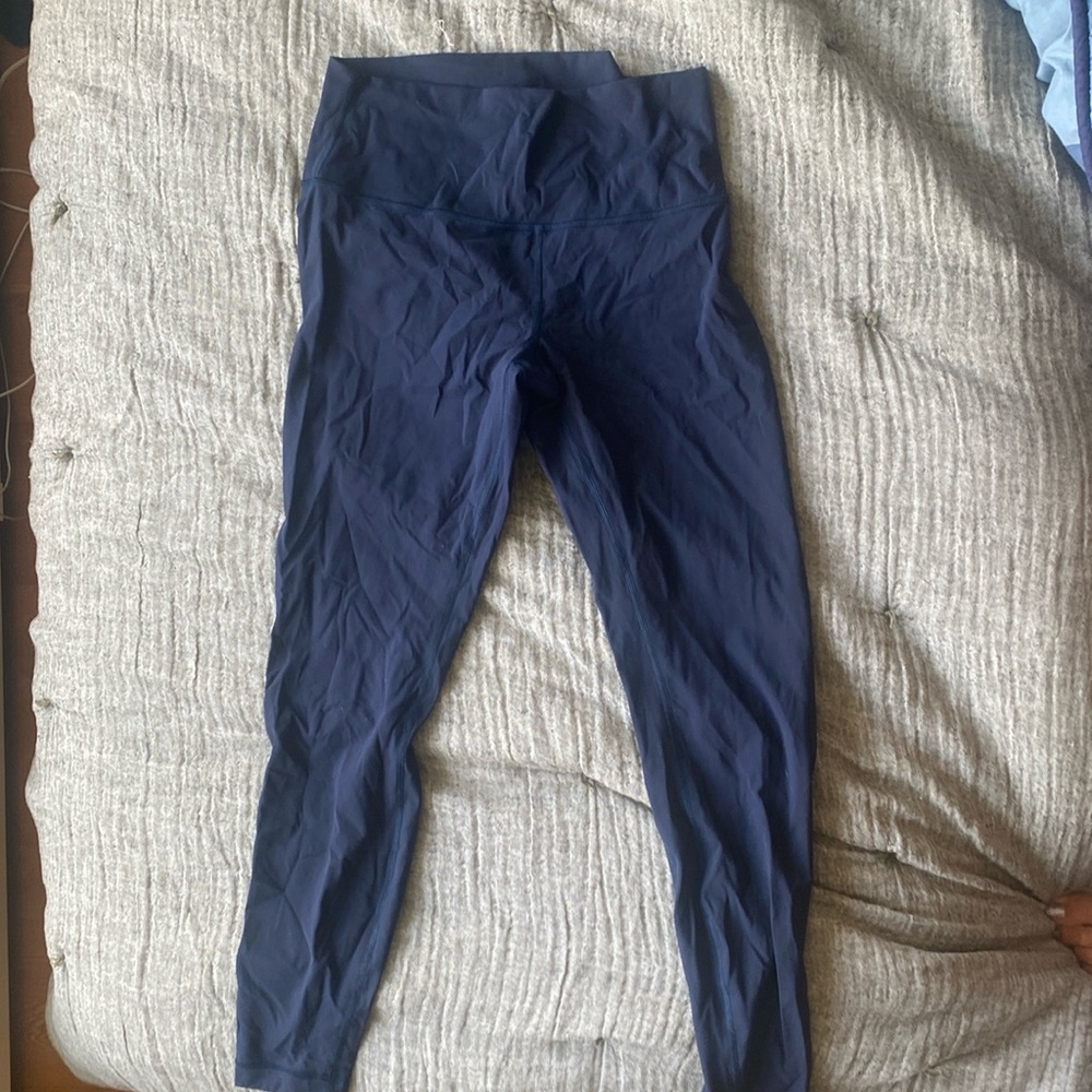 Lululemon navy wunder under - size 10